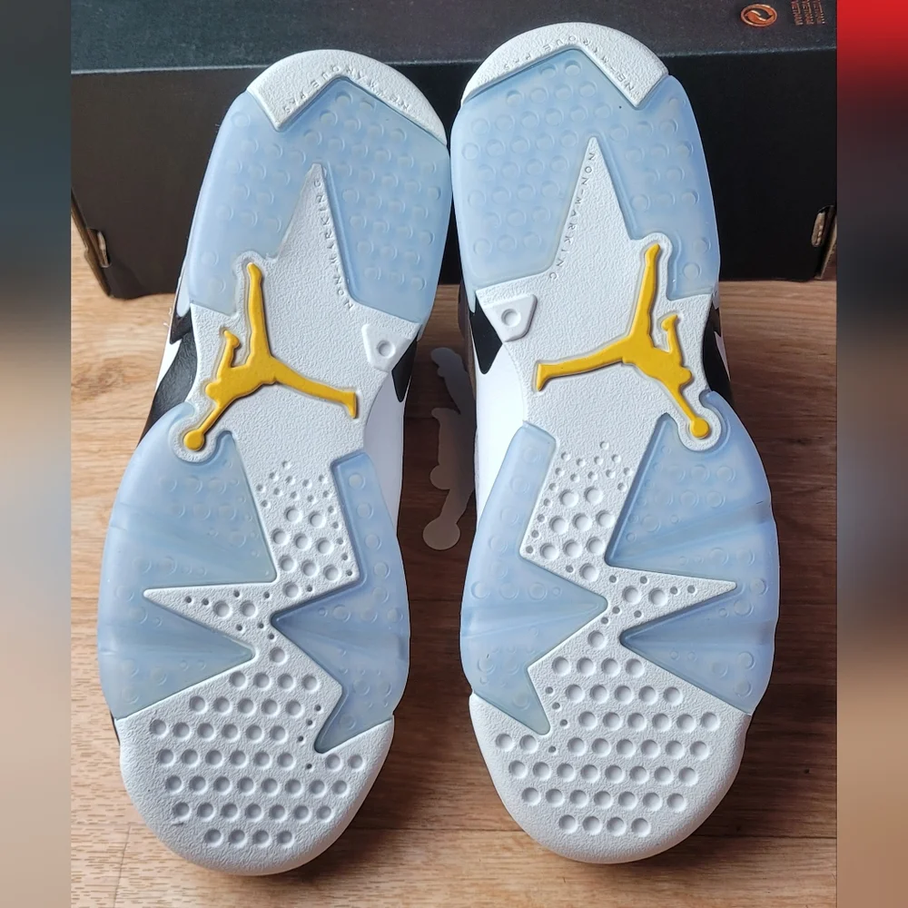 Nike Air Jordan 6 Retro (GS) Kids' Yellow and White Sneakers Size 4y